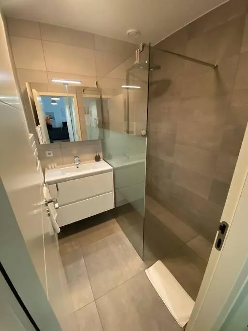 Modern 2 Bedrooms Flat In Center With Parking-3A لوكسمبورغ 0*,